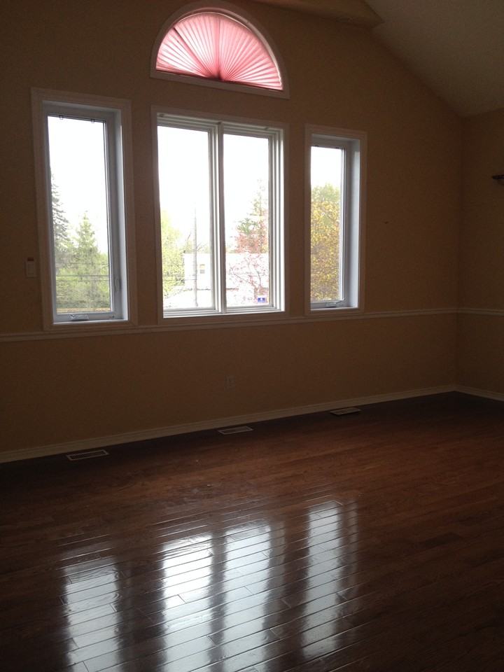 912 Normandy Crescent - Photo 7 of 10