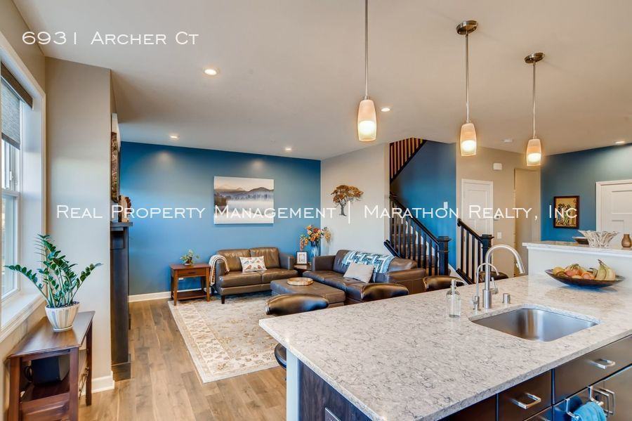 6931 Archer Ct - Photo 3 of 37