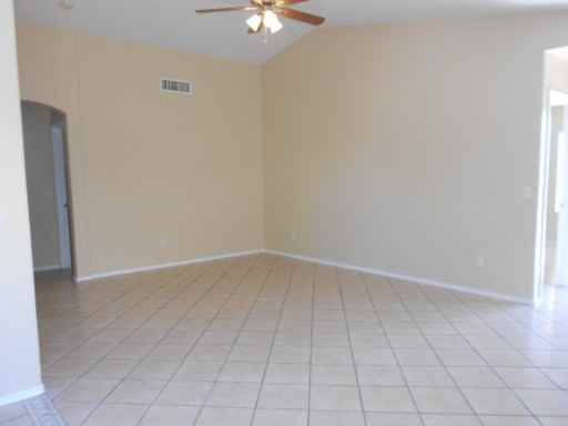 13225 W Desert Ln - Photo 2 of 8