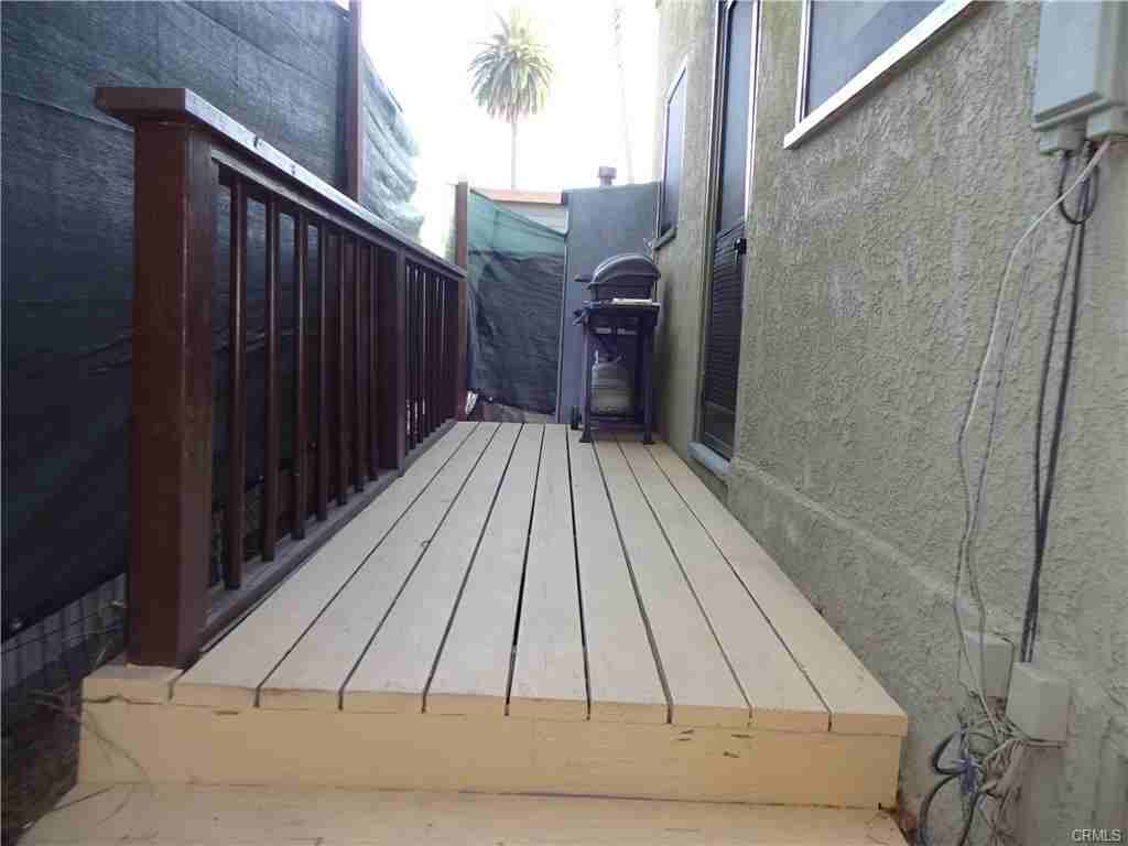 3624 E 6th St - Photo 3 of 19