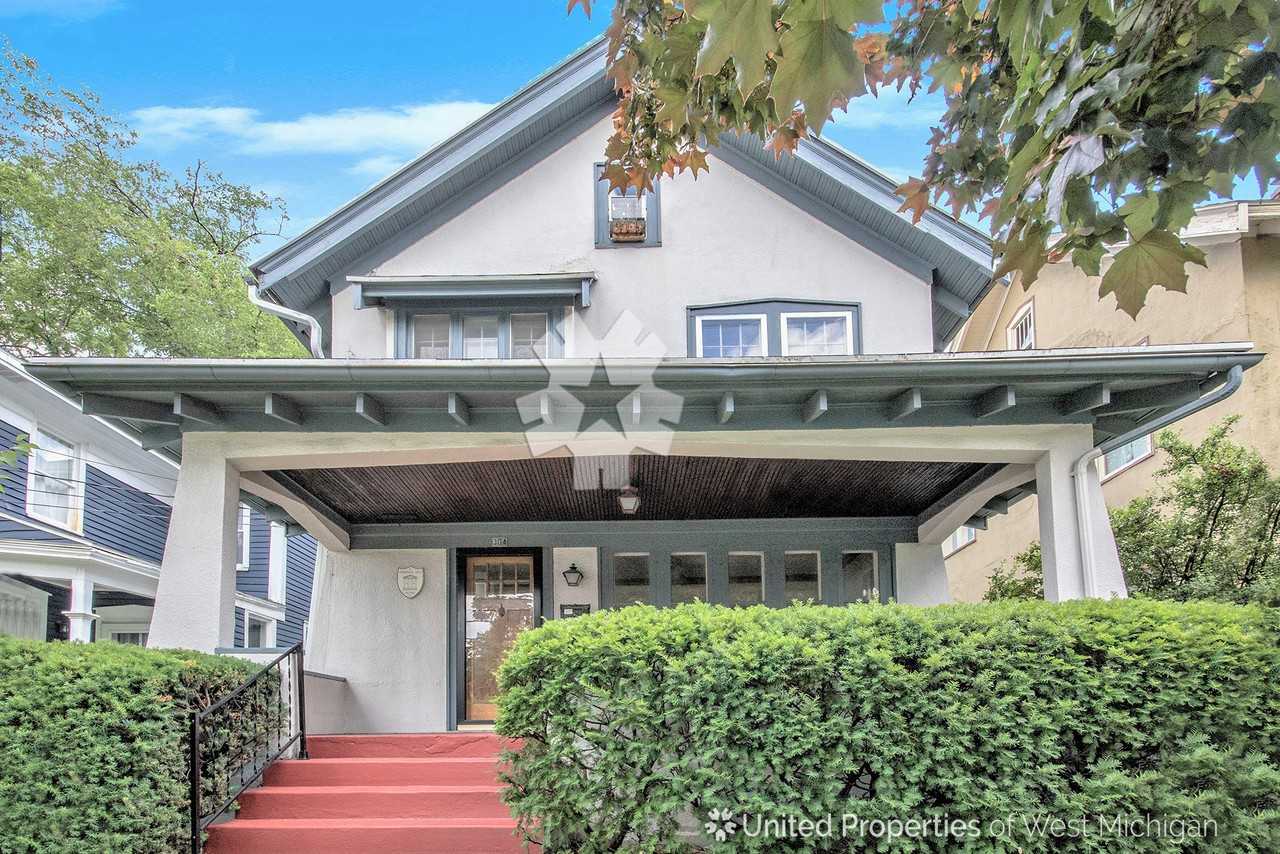 304 College Avenue Northeast