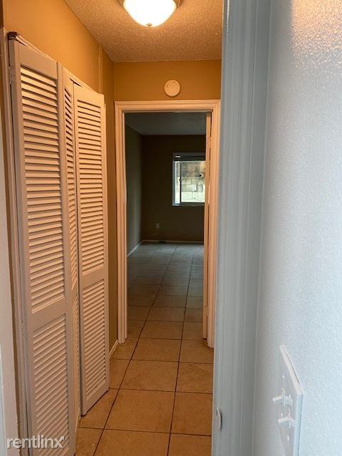 1131 Highland St - Photo 3 of 19