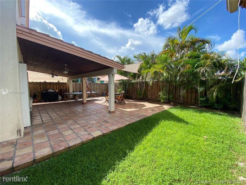 9927 Nw 29th St #IV - Photo 3 of 27