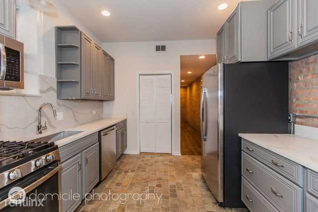 2757 2757 W Logan St 2 - Photo 3 of 7