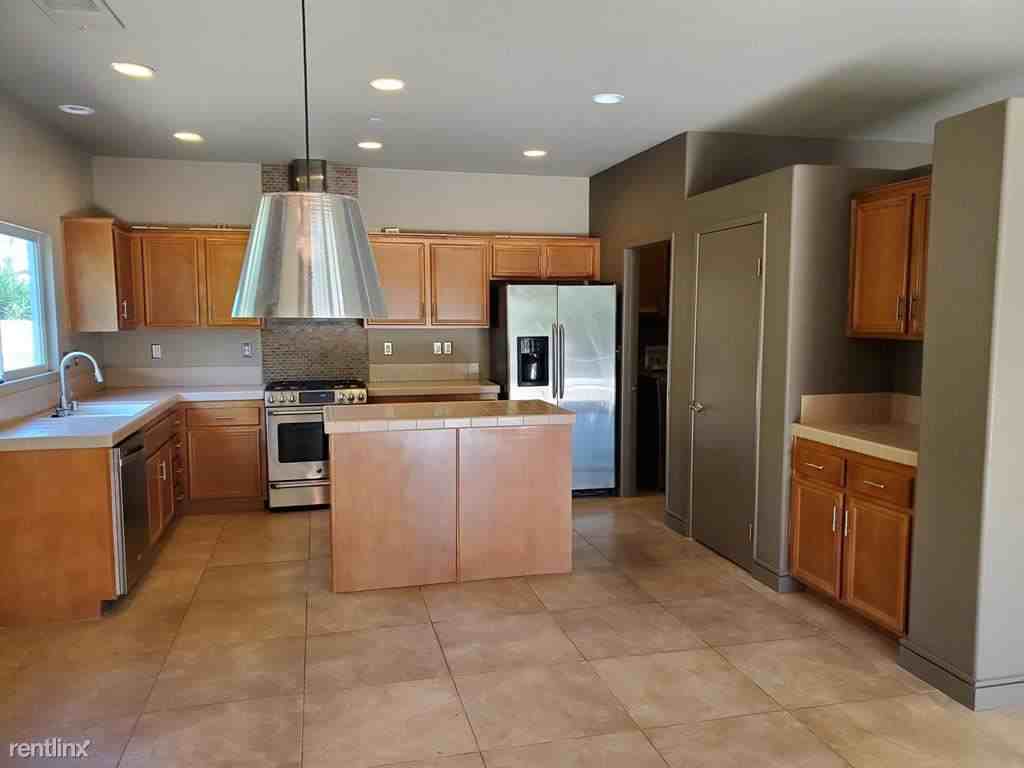 909 Mira Grande - Photo 2 of 11