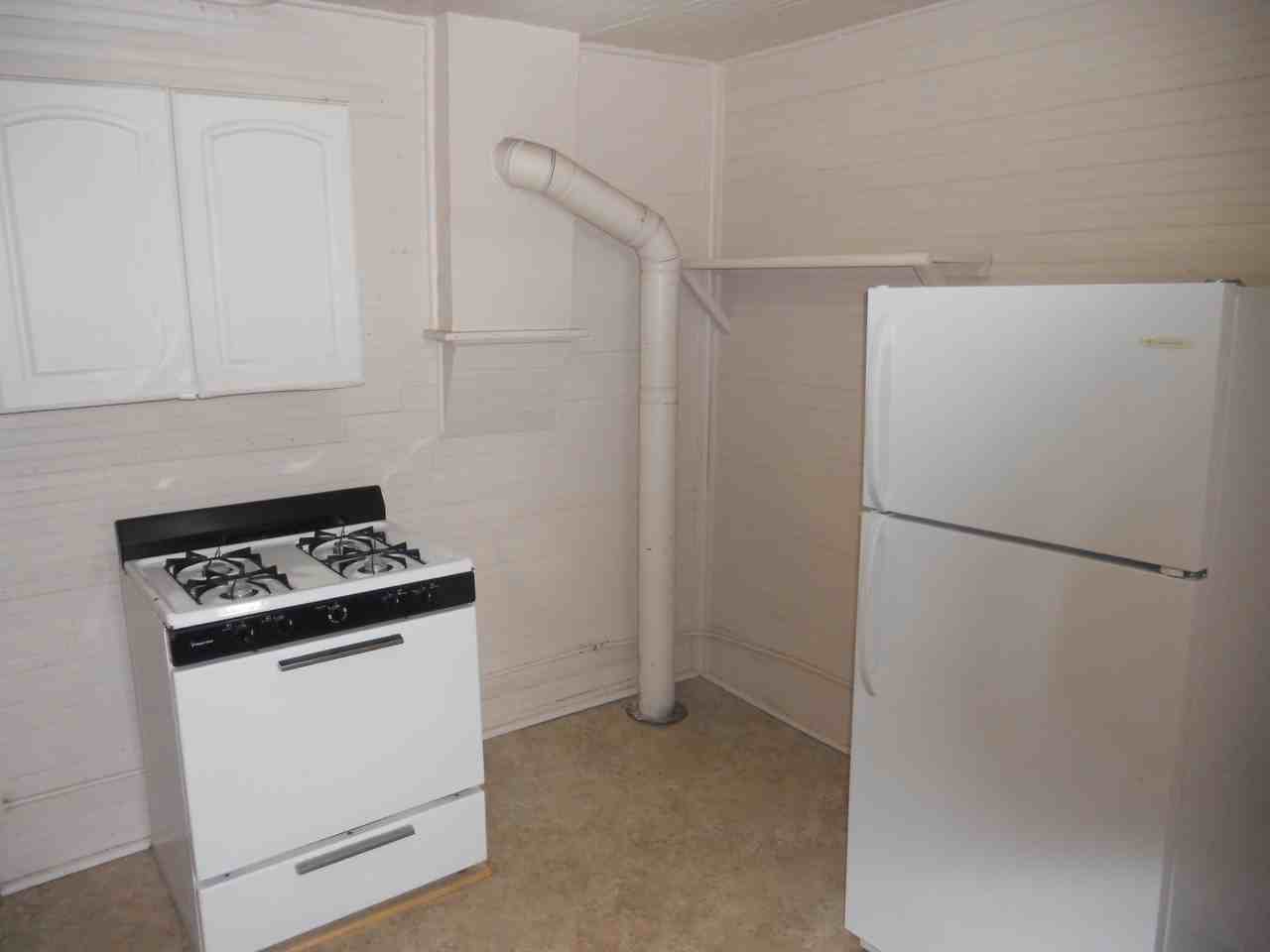 304 S Dayton Ave - Photo 2 of 10