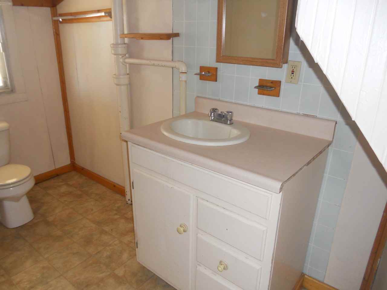 304 S Dayton Ave - Photo 3 of 10