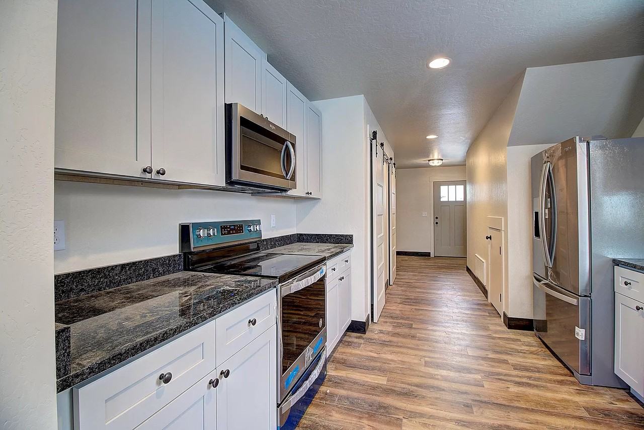 1007 North Camas Lane - Photo 5 of 26