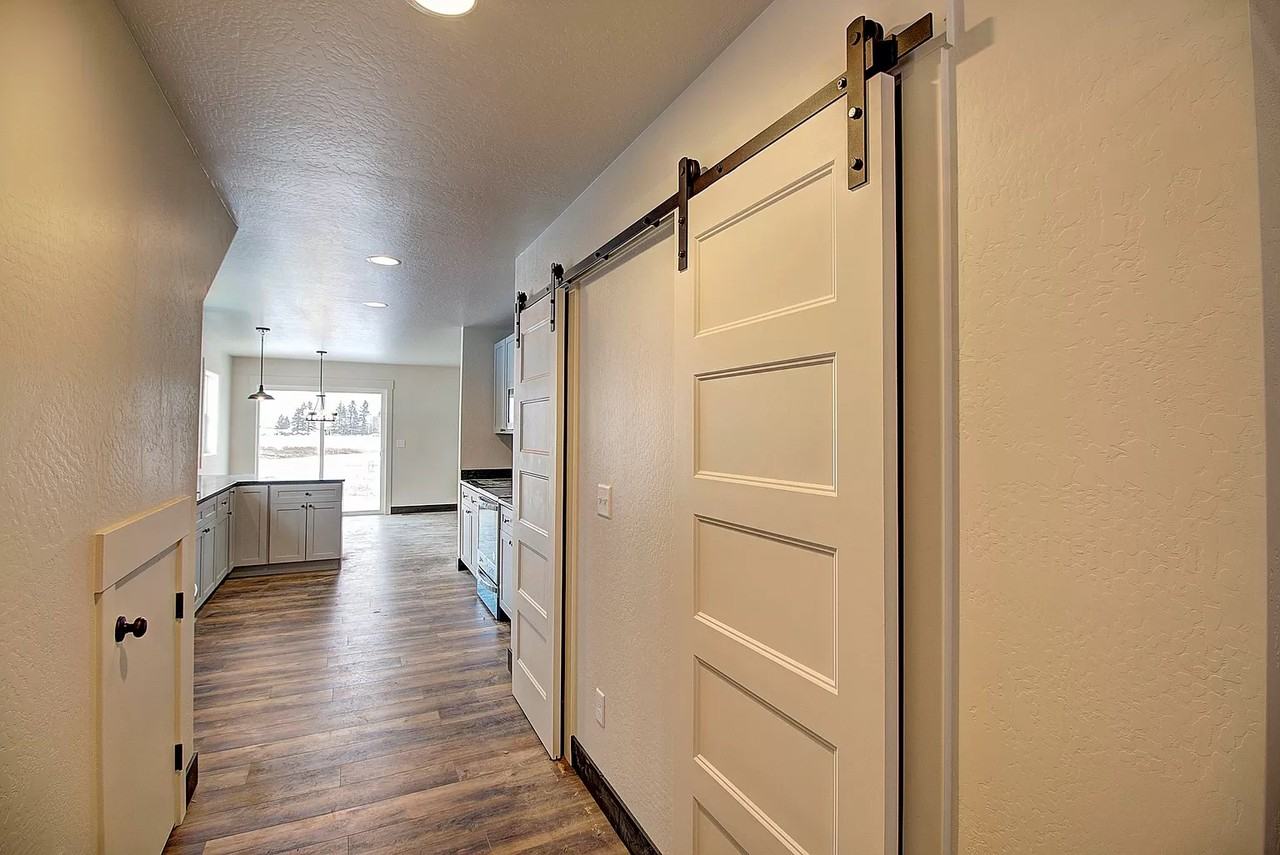 1007 North Camas Lane - Photo 7 of 26