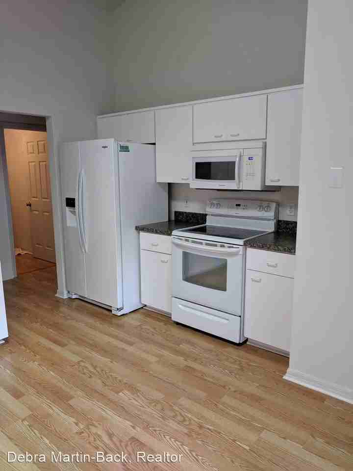 4344 Nw 36th Ter - Photo 2 of 17