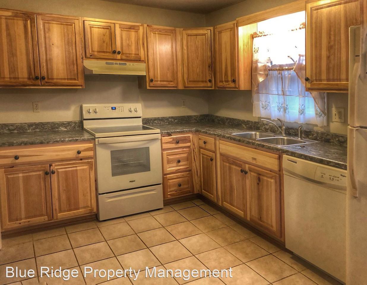 331 Nelson Ave - Photo 3 of 10