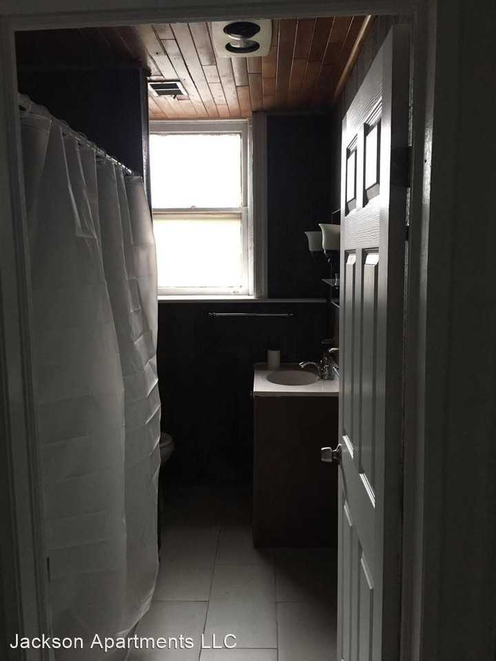 225 Jackson St - Photo 2 of 6
