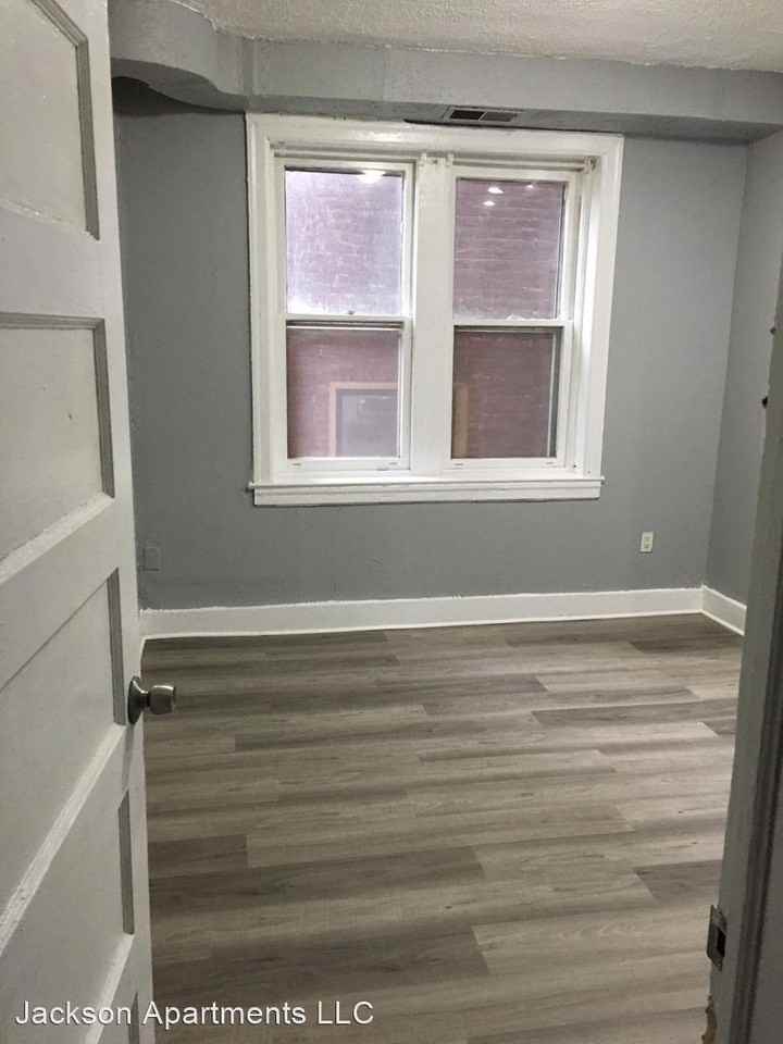 225 Jackson St - Photo 3 of 6