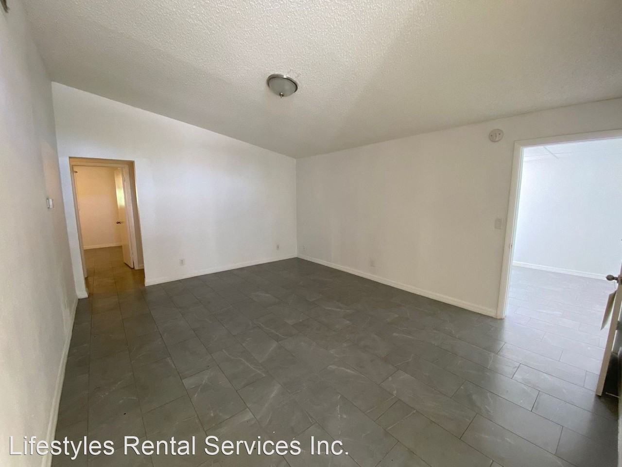10897 Regency Dr - Photo 3 of 12