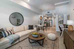 featured image of 6417 N Figueroa St