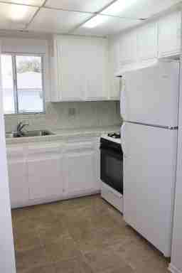 25306 Cypress St - Photo 2 of 7