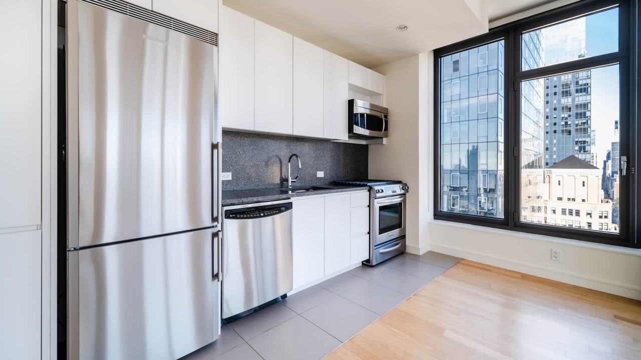 Beatrice - Photo 5 of 54