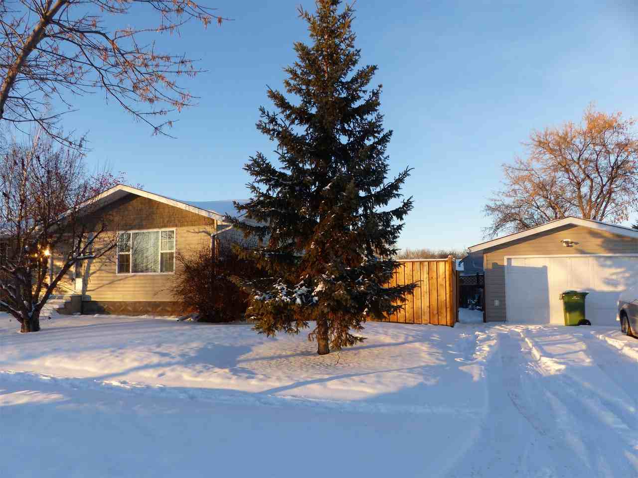 4101 45 St - Photo 2 of 23