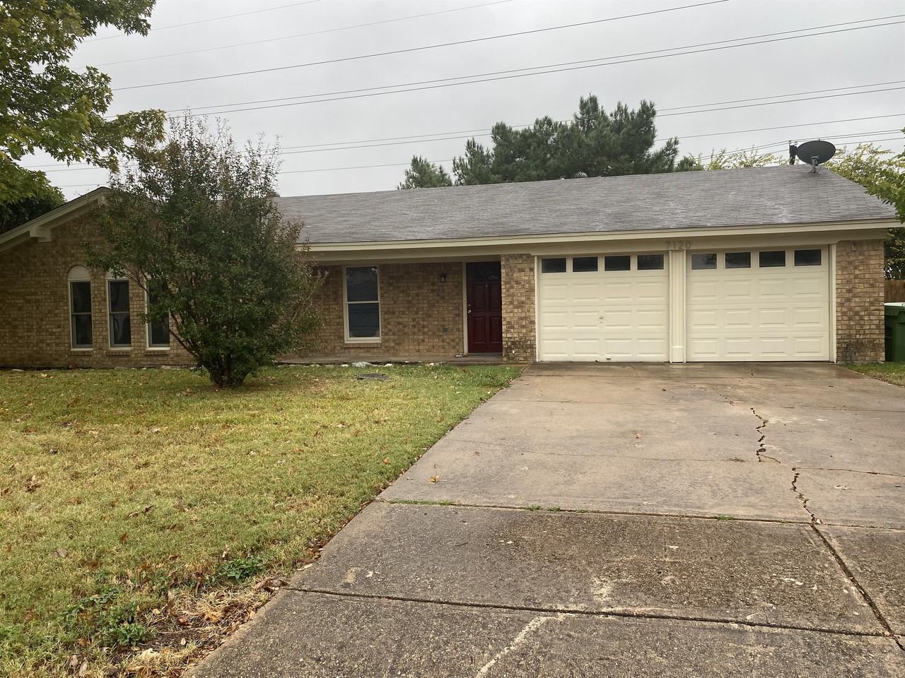 7120 Meadow Park S, North Richland Hills, TX 76180 3 Bedroom