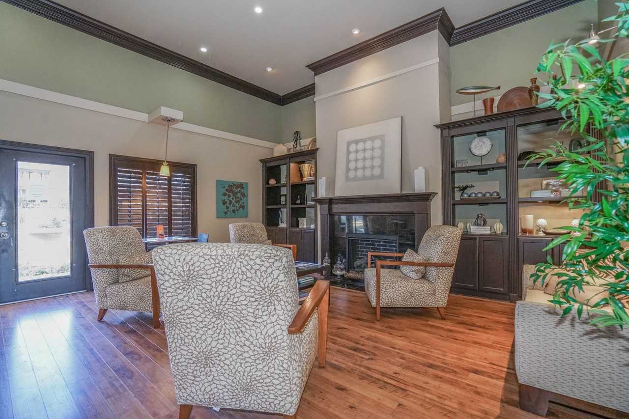 Maverick on the Loop - Photo 7 of 42