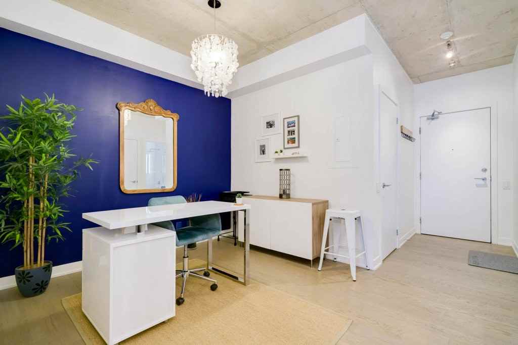 318 King Street East #602