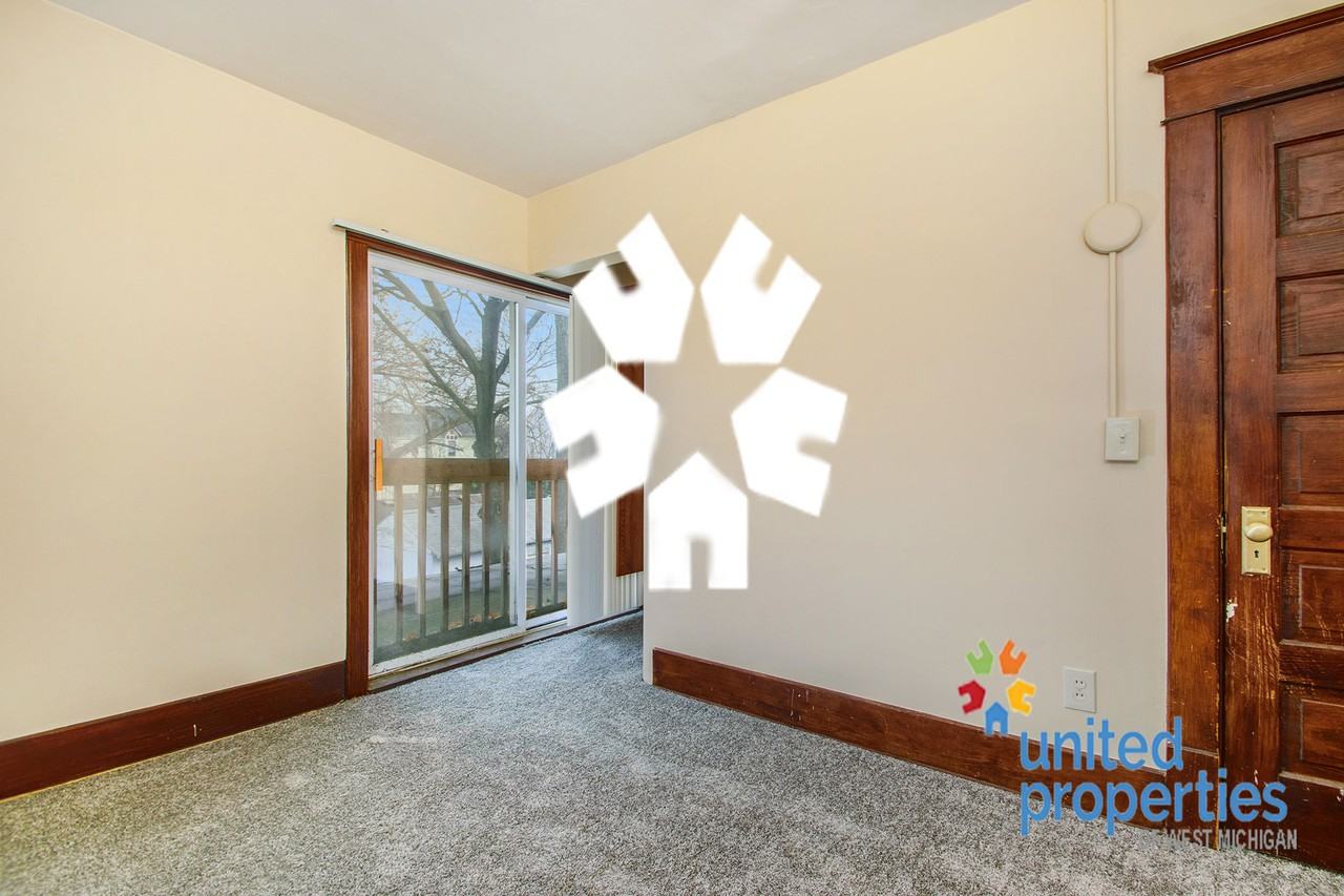151 Sweet Street Northeast - Photo 3 of 24