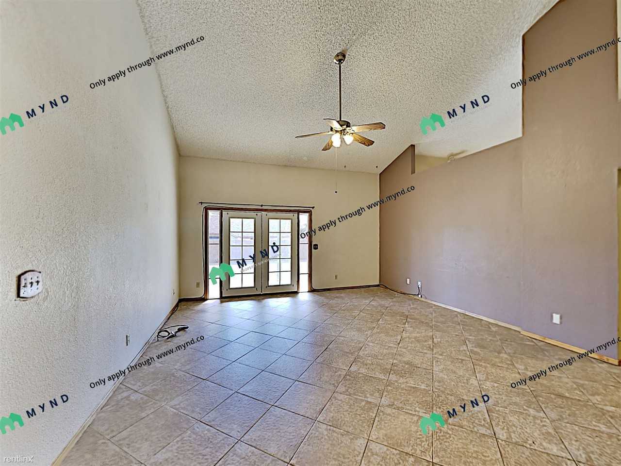 2741 W Camino Ebano - Photo 2 of 16