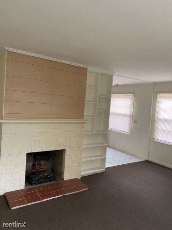 255 Sauk Trl - Photo 2 of 9