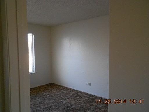 2567 S Whitney Ave - Photo 3 of 9