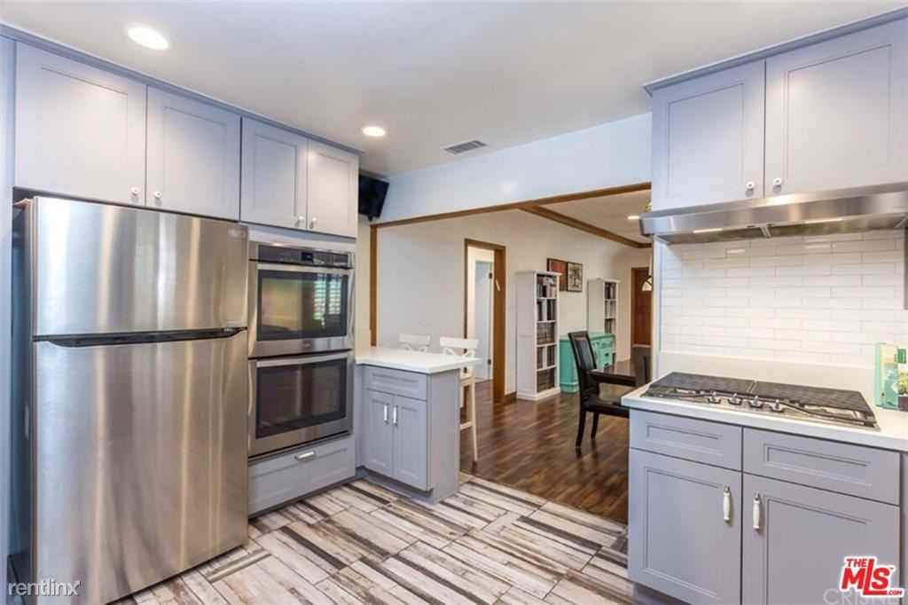 5227 Bellaire Ave - Photo 2 of 11