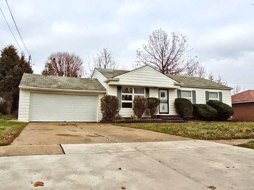 19311 Hathaway Ln - Photo 2 of 10