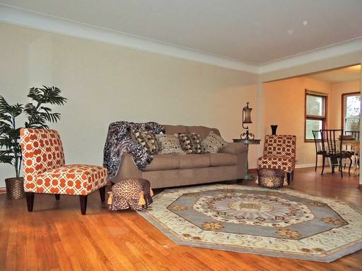 19311 Hathaway Ln - Photo 3 of 10