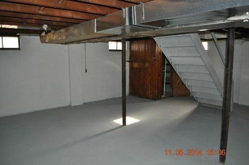 14821 Russell Ave - Photo 3 of 13