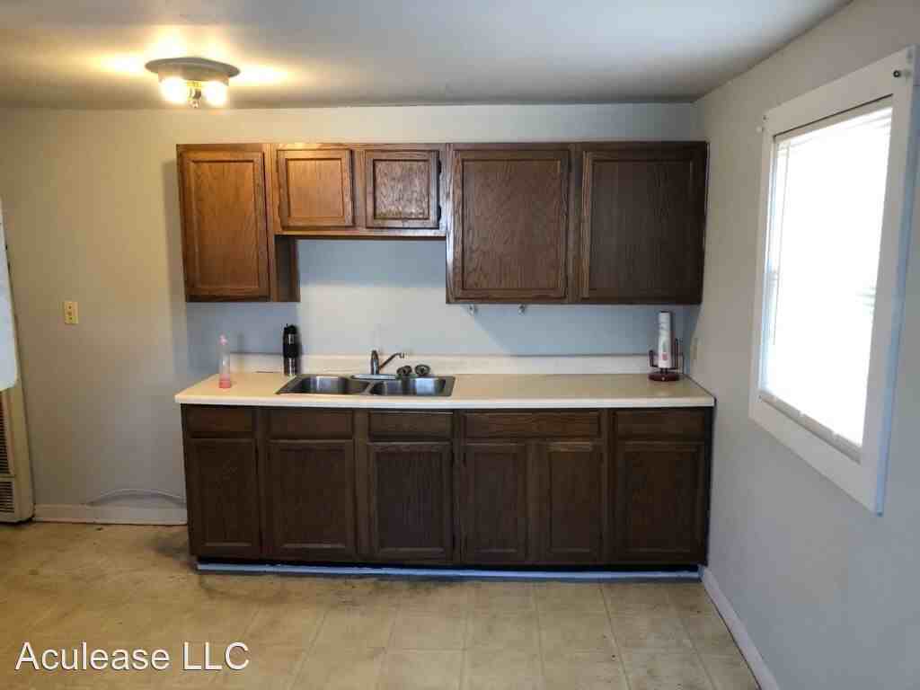 222 222 E. Thorton - Photo 2 of 5