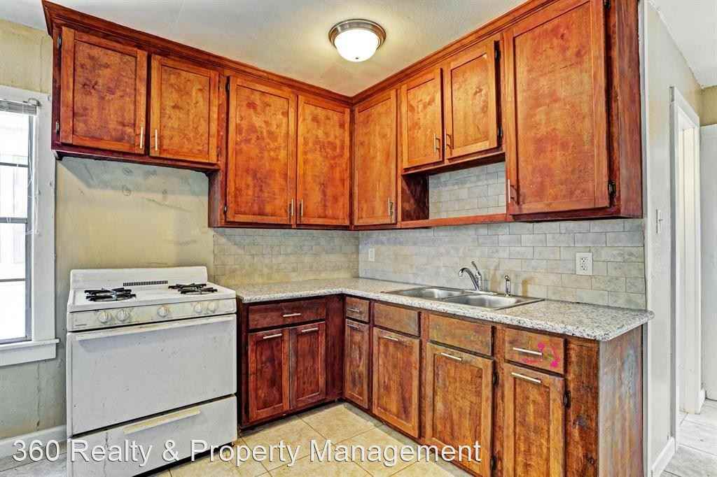 1120 2nd Ave S - Photo 3 of 10