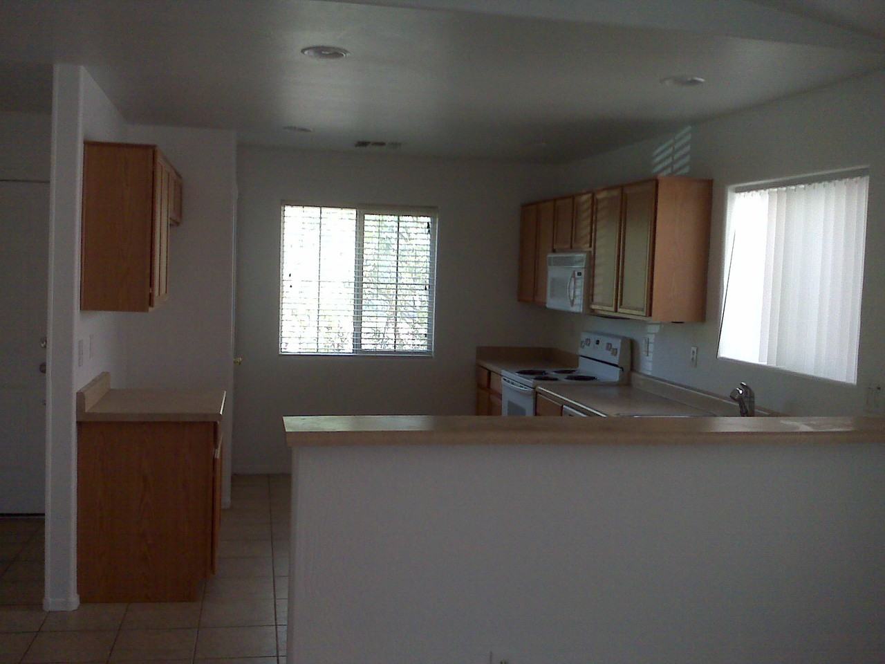 3425 S 95th Dr - Photo 3 of 4