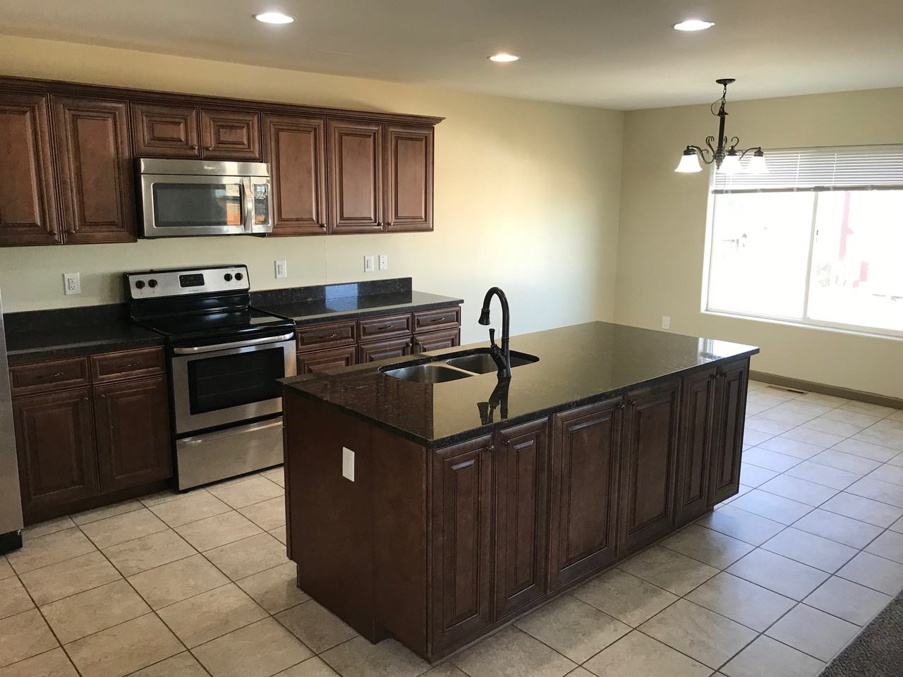 5817 Vanessa Ave - Photo 3 of 12