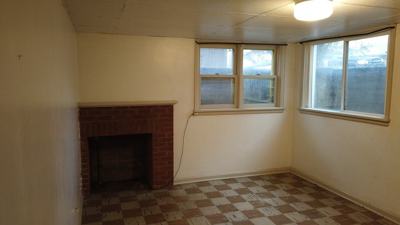 443 N Cheyenne St - Photo 3 of 8