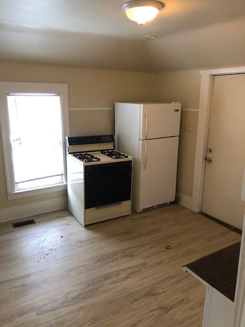 17964 Peters St - Photo 2 of 8