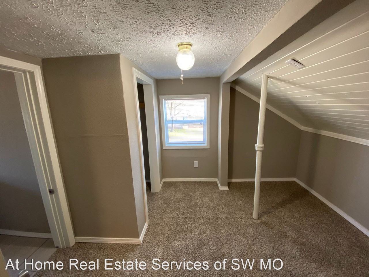 1471 E Mcgee St - Photo 2 of 25