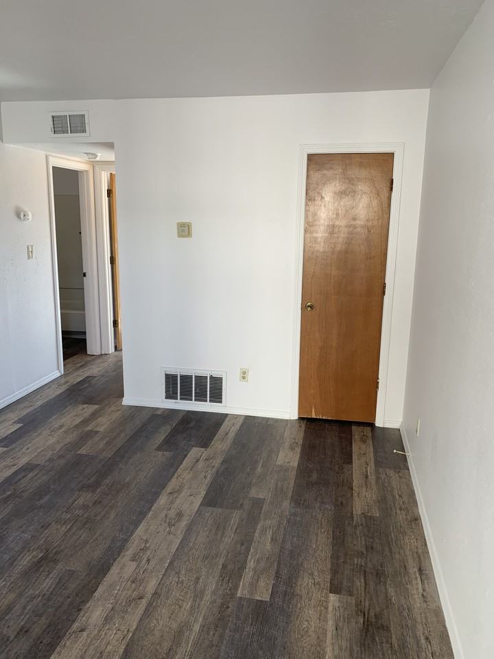 1021 Coal Ave Sw - Photo 6 of 50