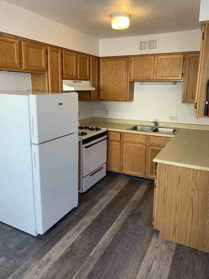 1021 Coal Ave Sw - Photo 5 of 50