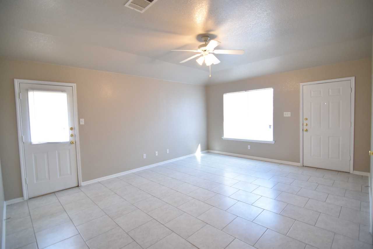 1407 Pima Trl - Photo 4 of 18