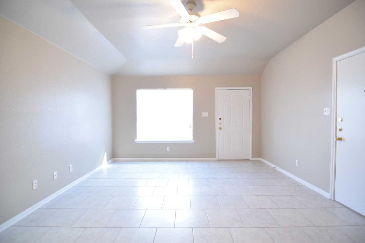 1407 Pima Trl - Photo 5 of 18
