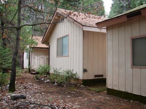 6081 Valley View Ct - Photo 2 of 10