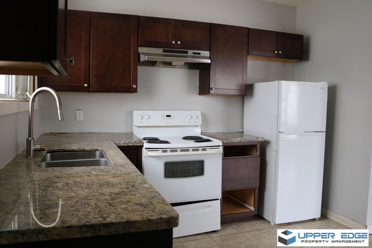 1846 Bannatyne Ave W - Photo 2 of 14