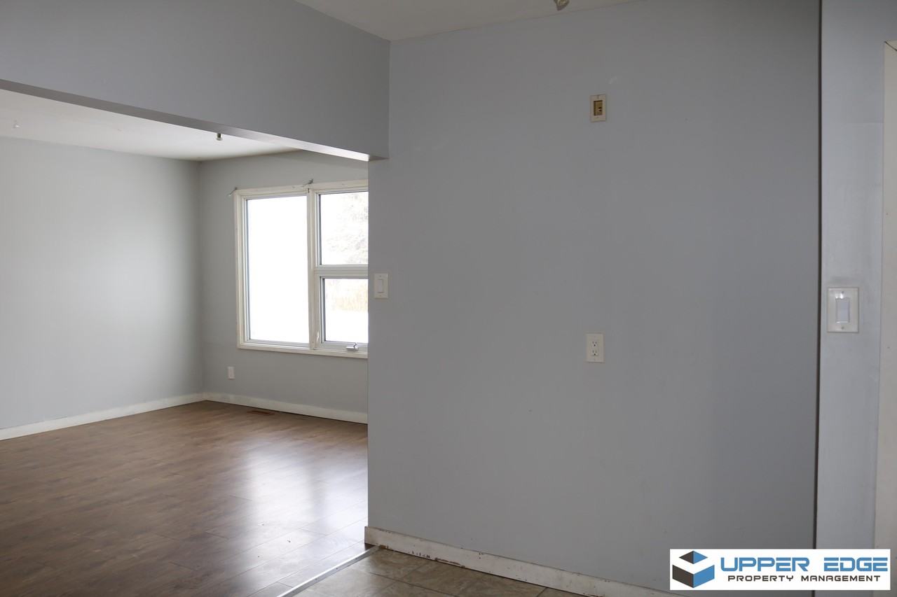 1846 Bannatyne Ave W - Photo 3 of 14