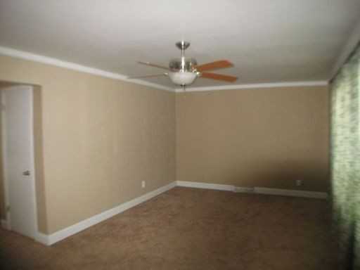 921 Worth Dr - Photo 3 of 16