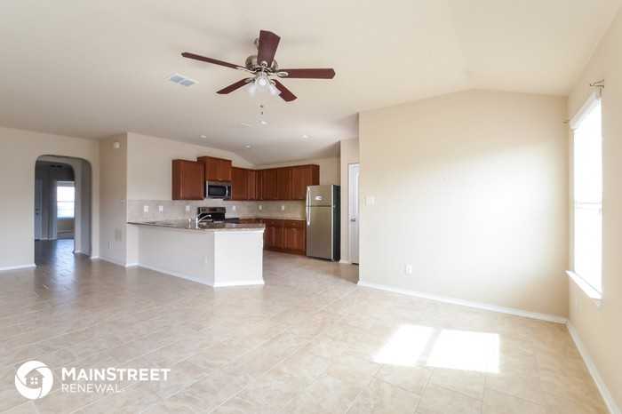 4027 Medina Br - Photo 3 of 15