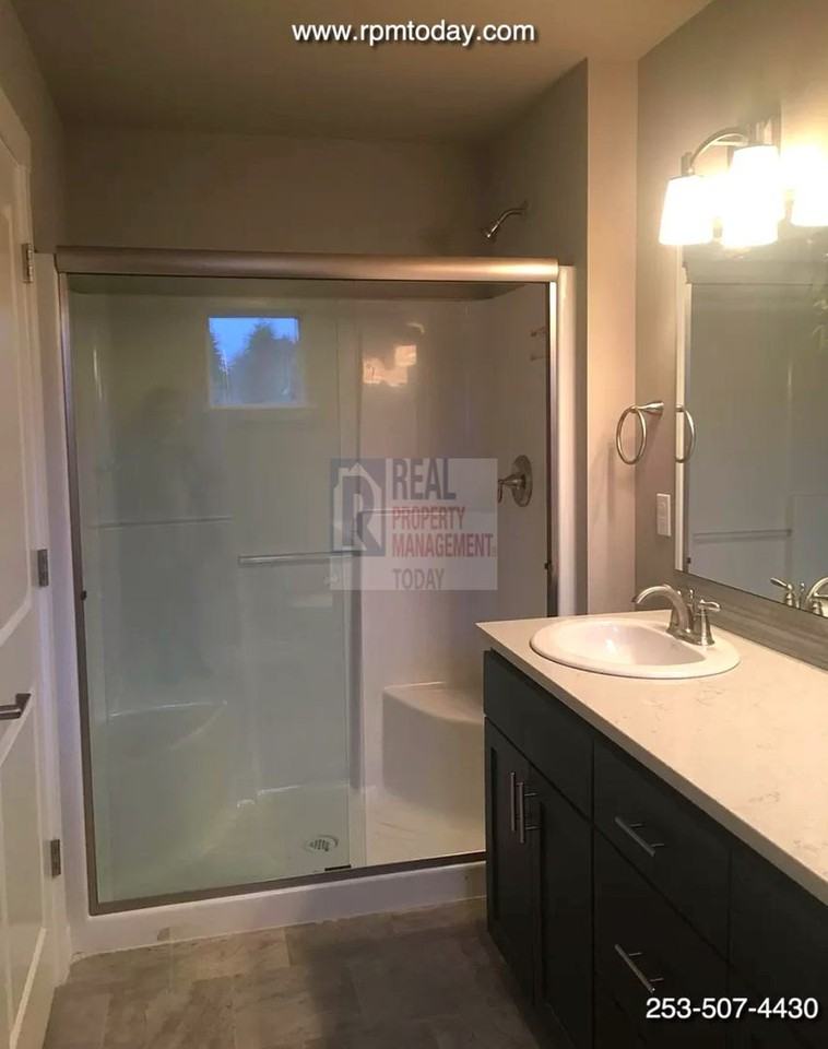 1539 Amethyst St Se - Photo 7 of 10